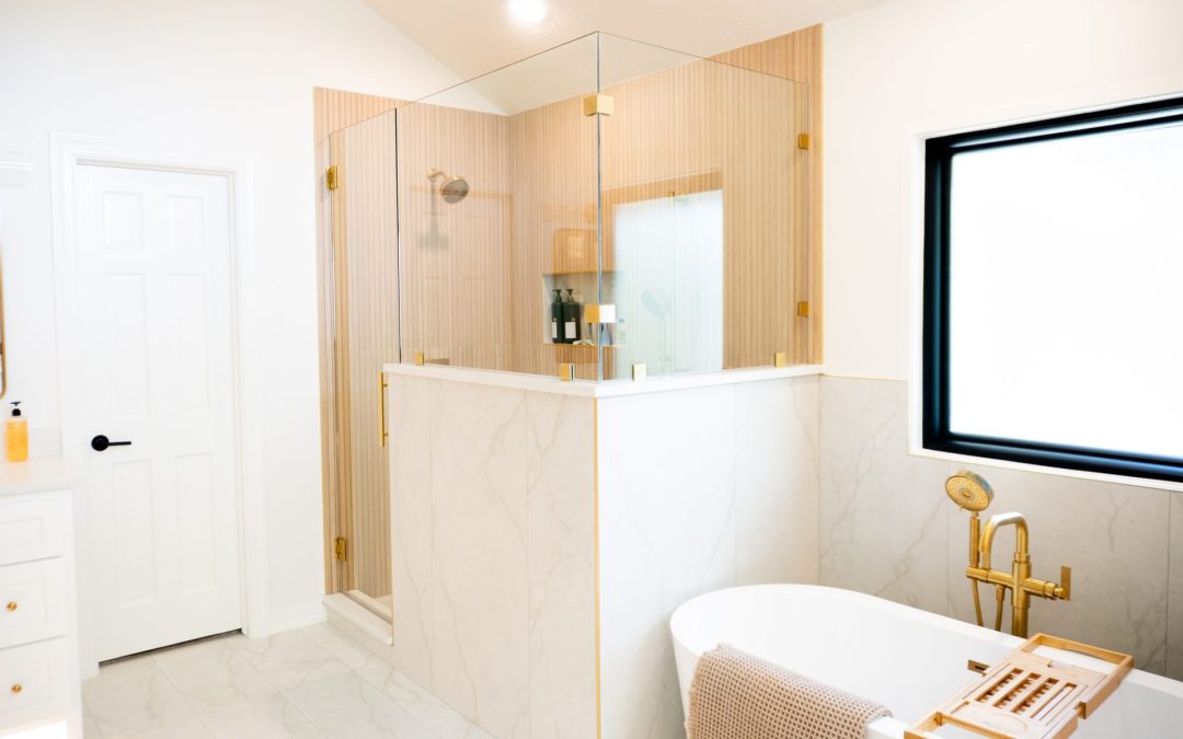 What Glass Shower Doors Really Cost in Tulsa & Sapulpa (2025 Pricing Guide)